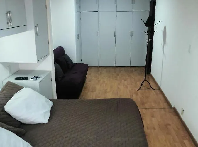 Guest house Hostal Gina *